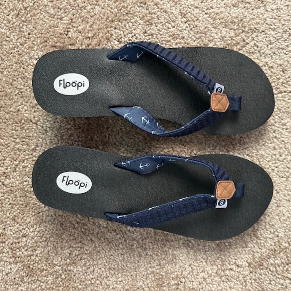 Floopi Navy Wedge Flip Flops – Size 10 – Excellent Condition!
